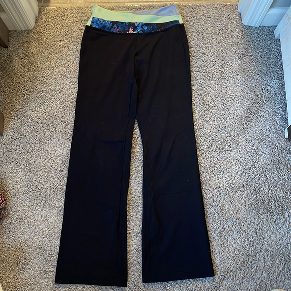 Lululemon flare bottom leggings - Picture 4 of 6